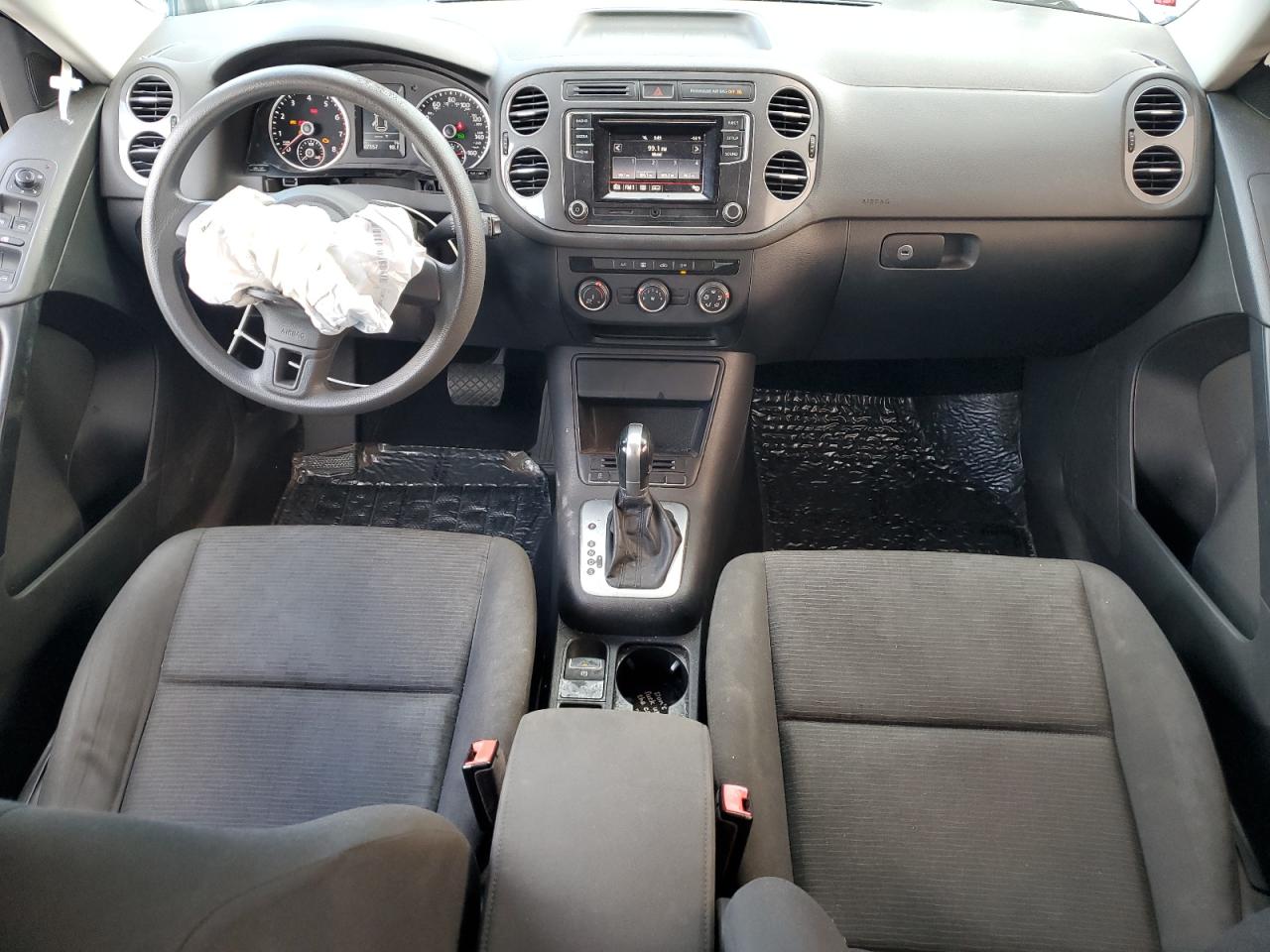 2018 Volkswagen Tiguan Limited VIN: WVGAV7AXXJK006030 Lot: 84971955