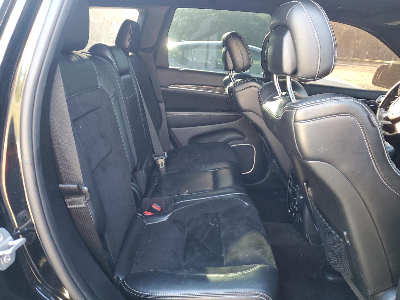 2018 Jeep Grand Cherokee Srt-8 VIN: 1C4RJFDJ2JC256988 Lot: 82332345