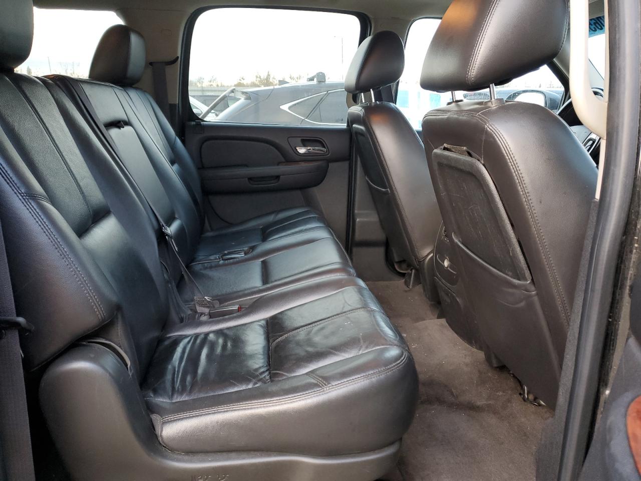2011 GMC Yukon Xl K1500 Slt VIN: 1GKS2LE37BR240947 Lot: 82552065