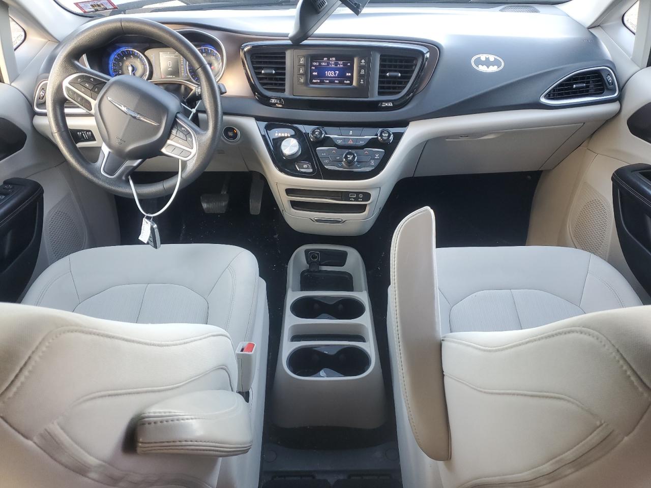 2017 Chrysler Pacifica Lx VIN: 2C4RC1CG2HR657784 Lot: 82326805