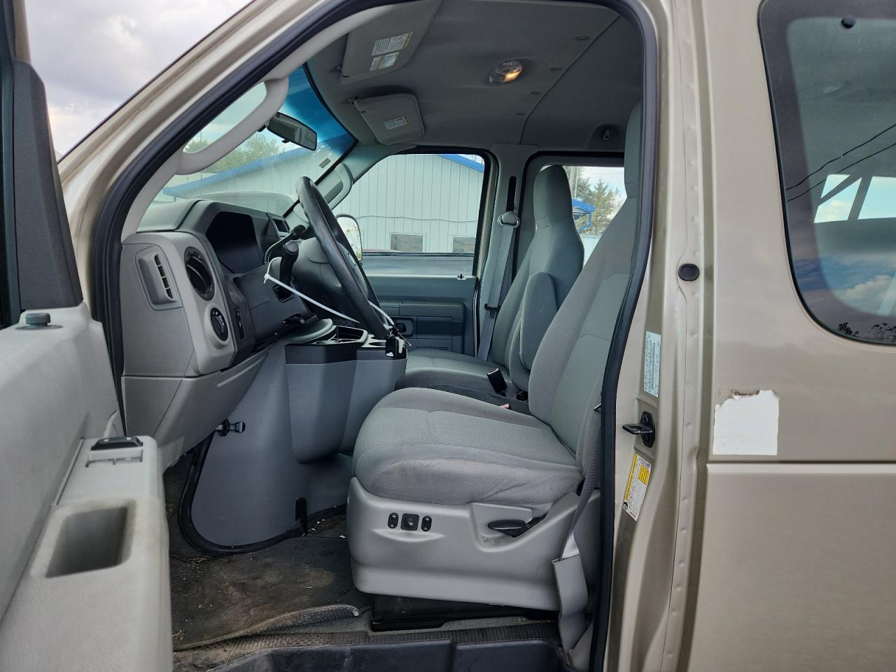 2011 Ford Econoline E350 Super Duty Wagon VIN: 1FBNE3BL4BDA78880 Lot: 85368055