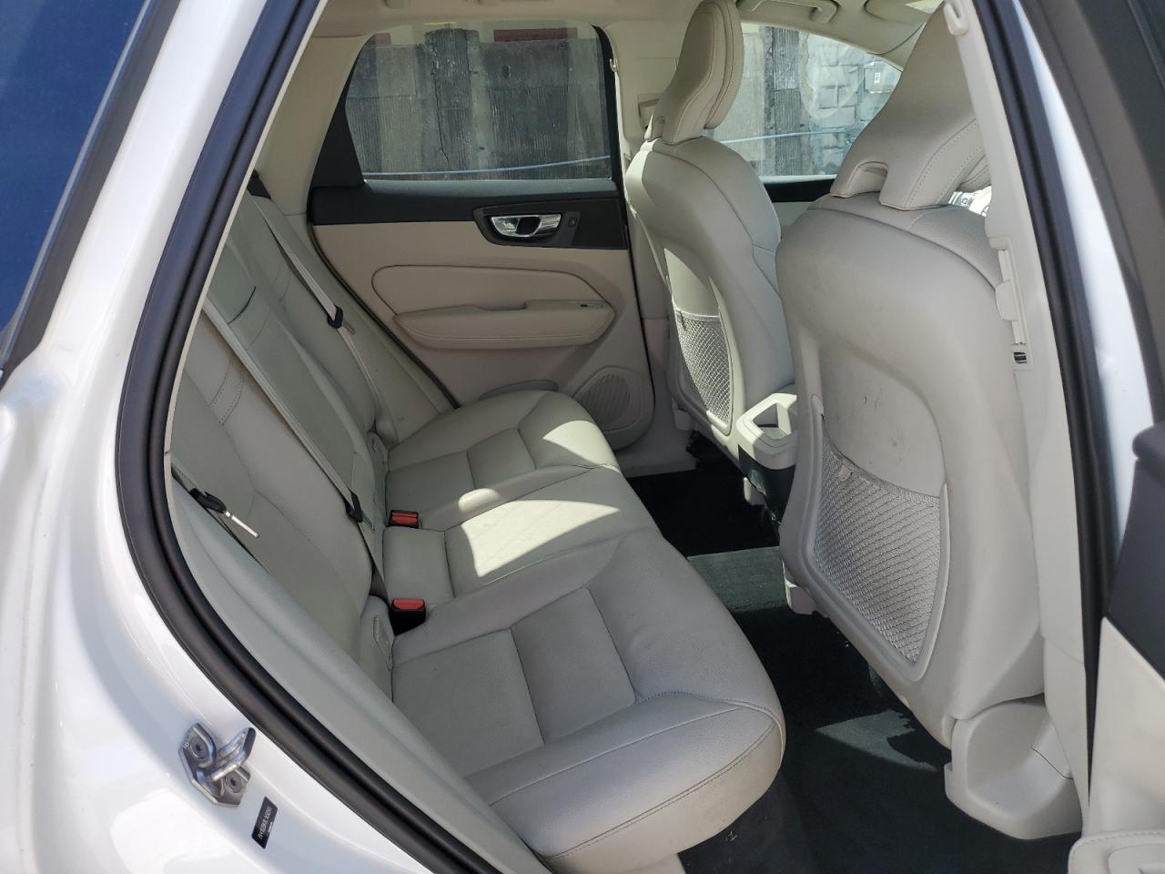 2020 Volvo Xc60 T5 Momentum VIN: YV4102DK8L1490565 Lot: 90481325