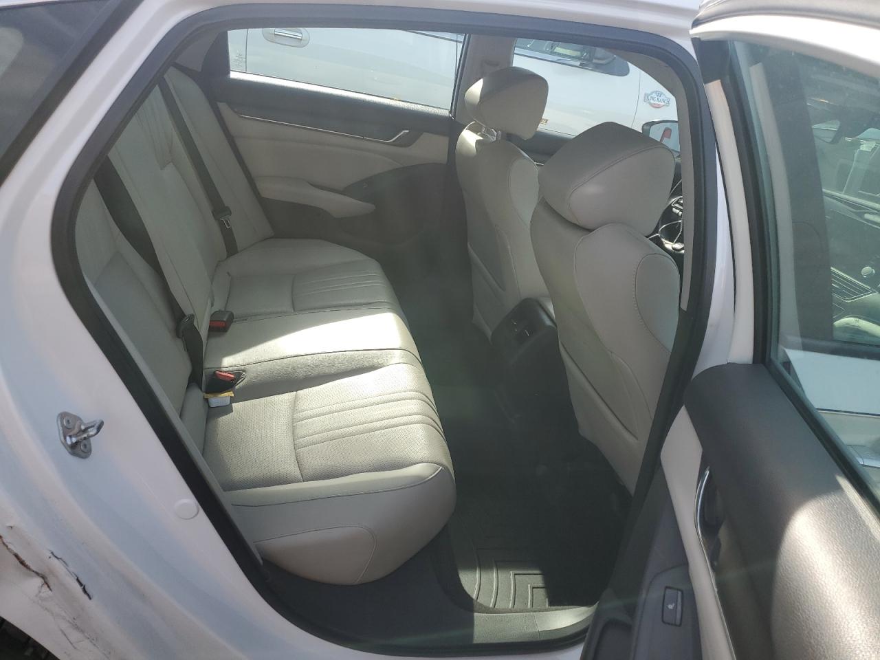 2018 Honda Accord Touring VIN: 1HGCV1F96JA043779 Lot: 84720645