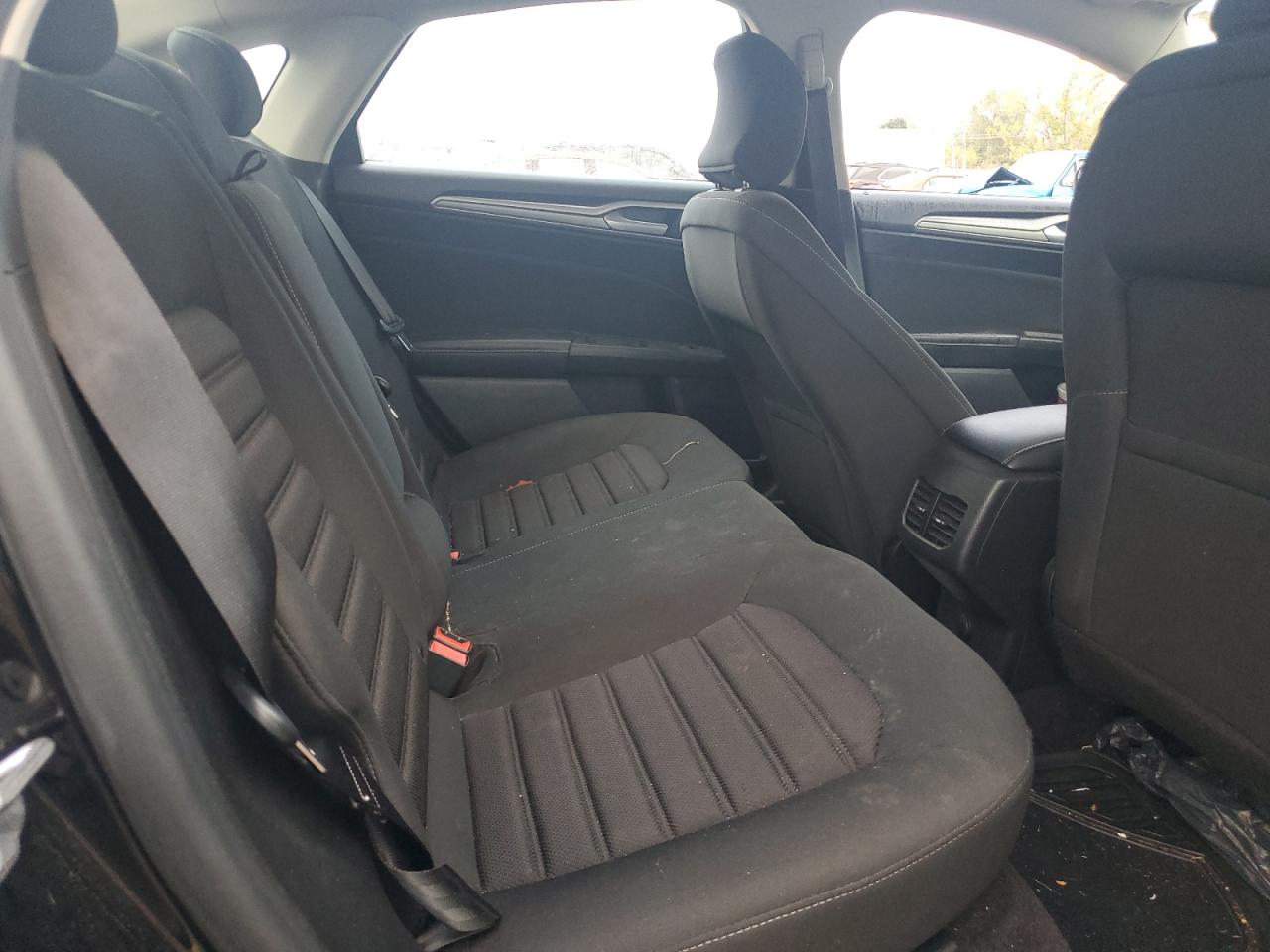 2019 Ford Fusion Se VIN: 3FA6P0HD2KR215126 Lot: 82309065