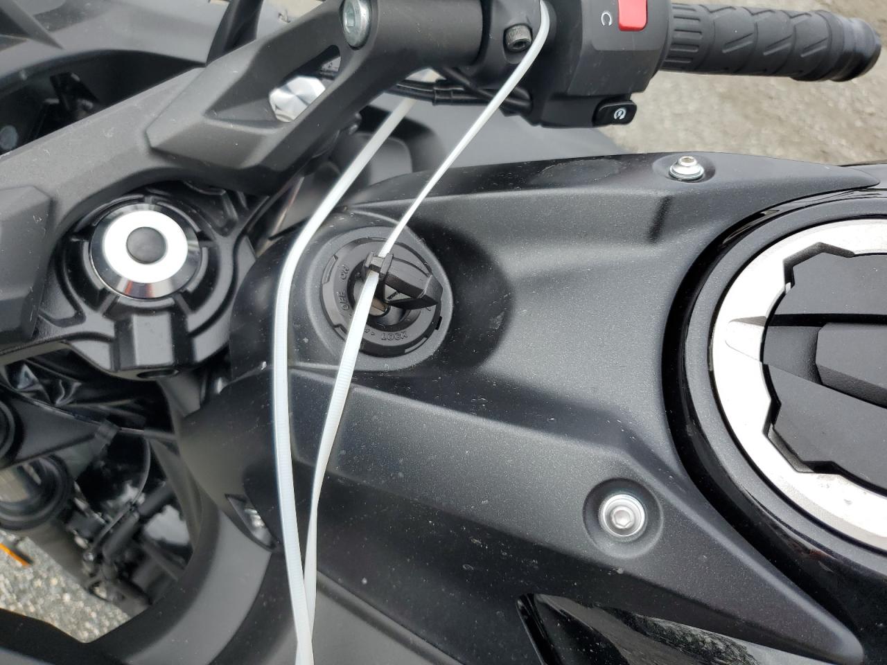 2025 Kawasaki Ex650 R VIN: ML5EXER10SDAF9595 Lot: 82481515