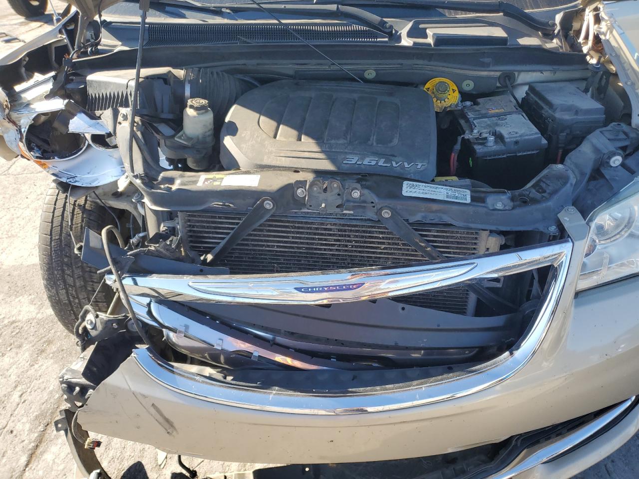 2015 Chrysler Town & Country Limited Platinum VIN: 2C4RC1GG0FR546397 Lot: 85869985