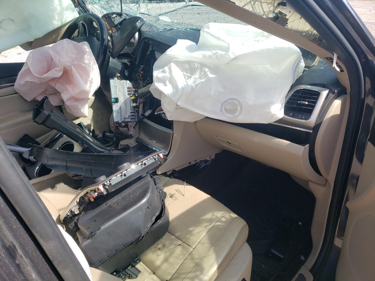 2017 Jeep Grand Cherokee Limited VIN: 1C4RJEBG0HC838065 Lot: 69721725