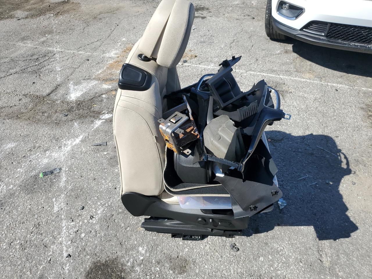 2016 Buick Cascada Premium VIN: W04WT3N56GG144915 Lot: 82319315