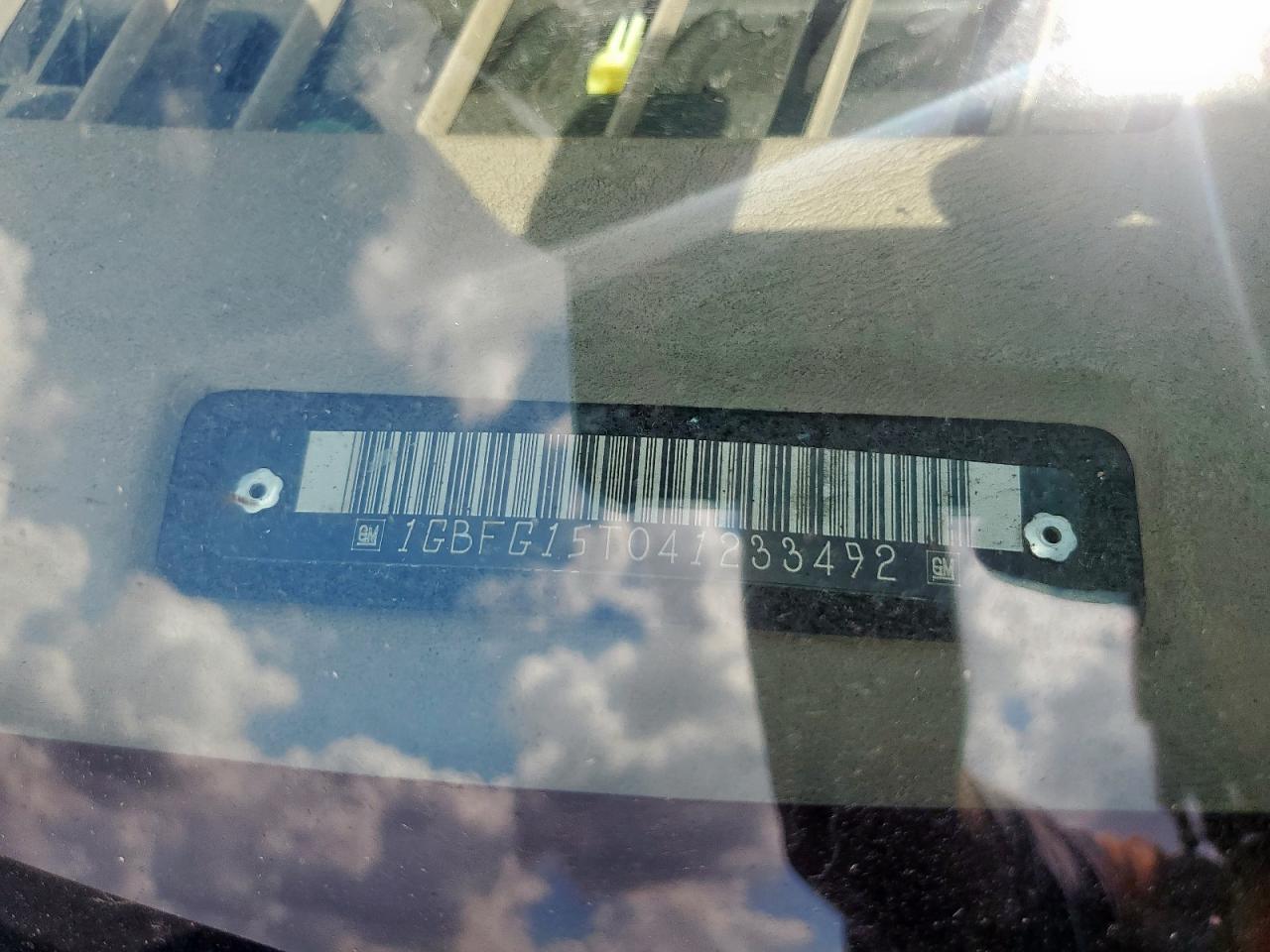 2004 Chevrolet Express G1500 VIN: 1GBFG15T041233492 Lot: 82193815