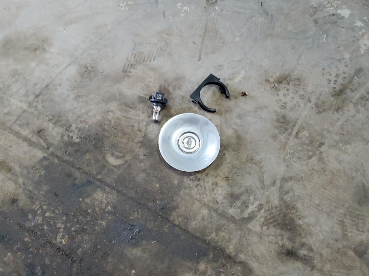 2005 Chrysler Town & Country Limited VIN: 2C8GP64L35R470696 Lot: 82234265