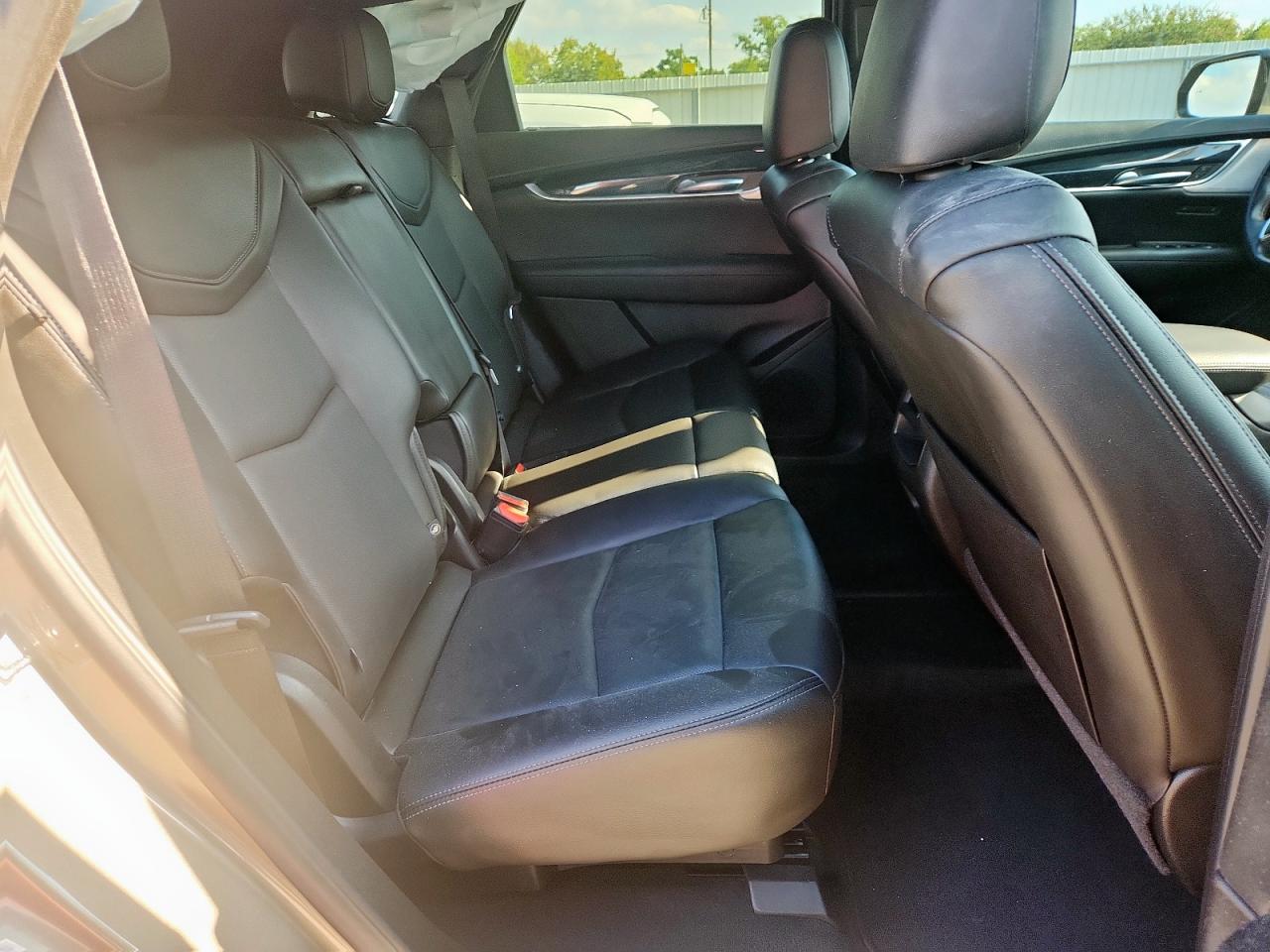 2023 Cadillac Xt5 Premium Luxury VIN: 1GYKNCRS1PZ162025 Lot: 82003645