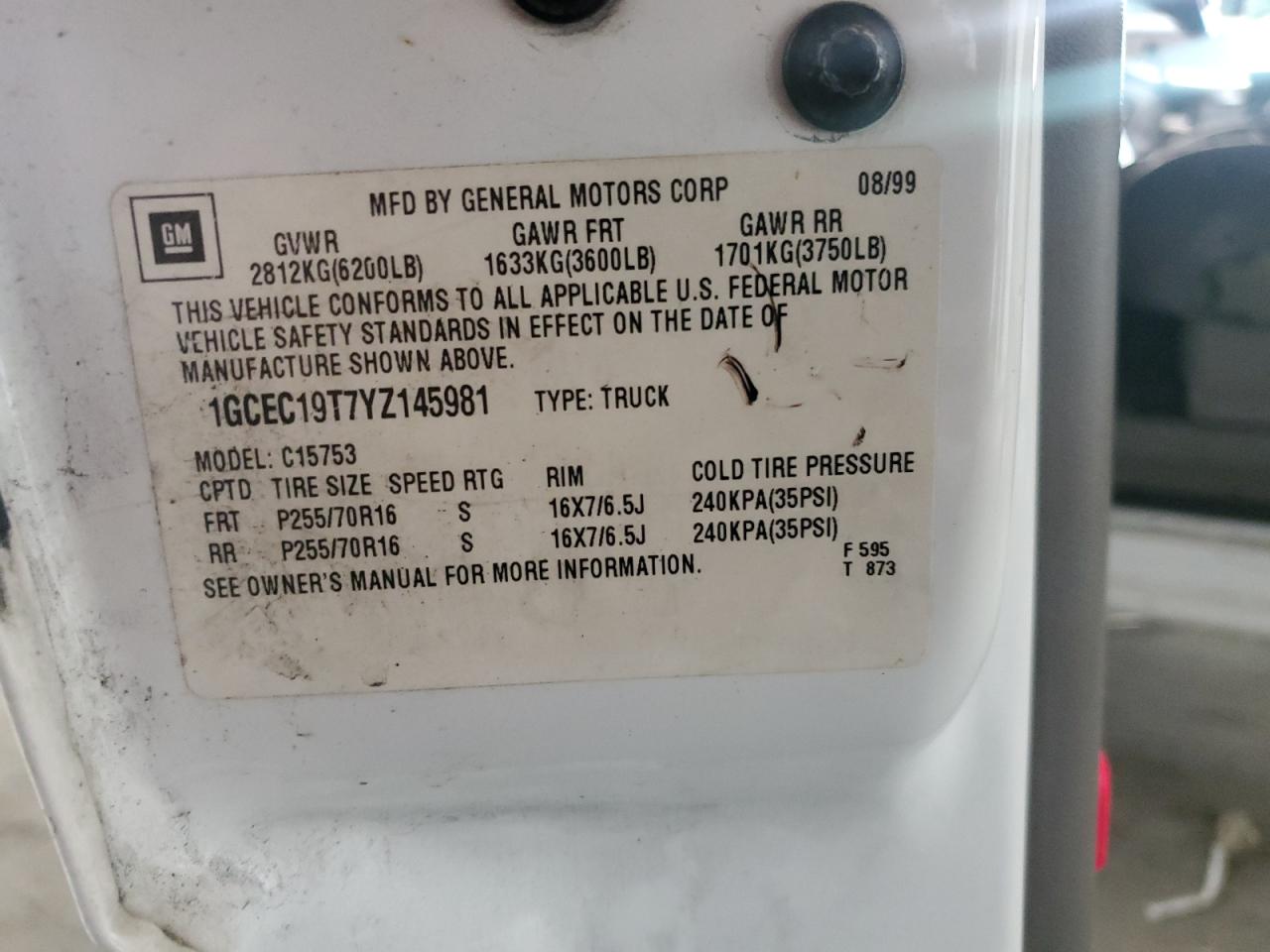 2000 Chevrolet Silverado C1500 VIN: 1GCEC19T7YZ145981 Lot: 90639435