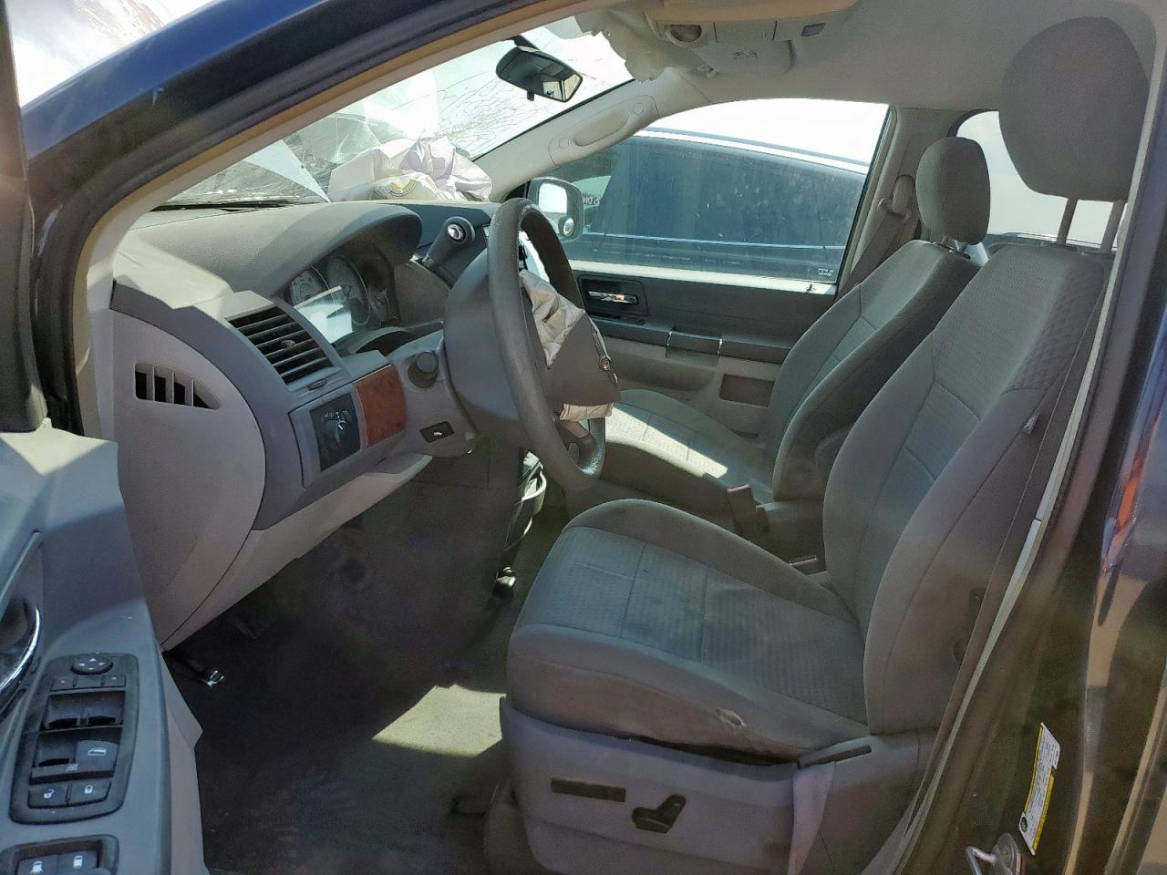 2008 Chrysler Town & Country Lx VIN: 2A8HR44H18R117984 Lot: 89521075