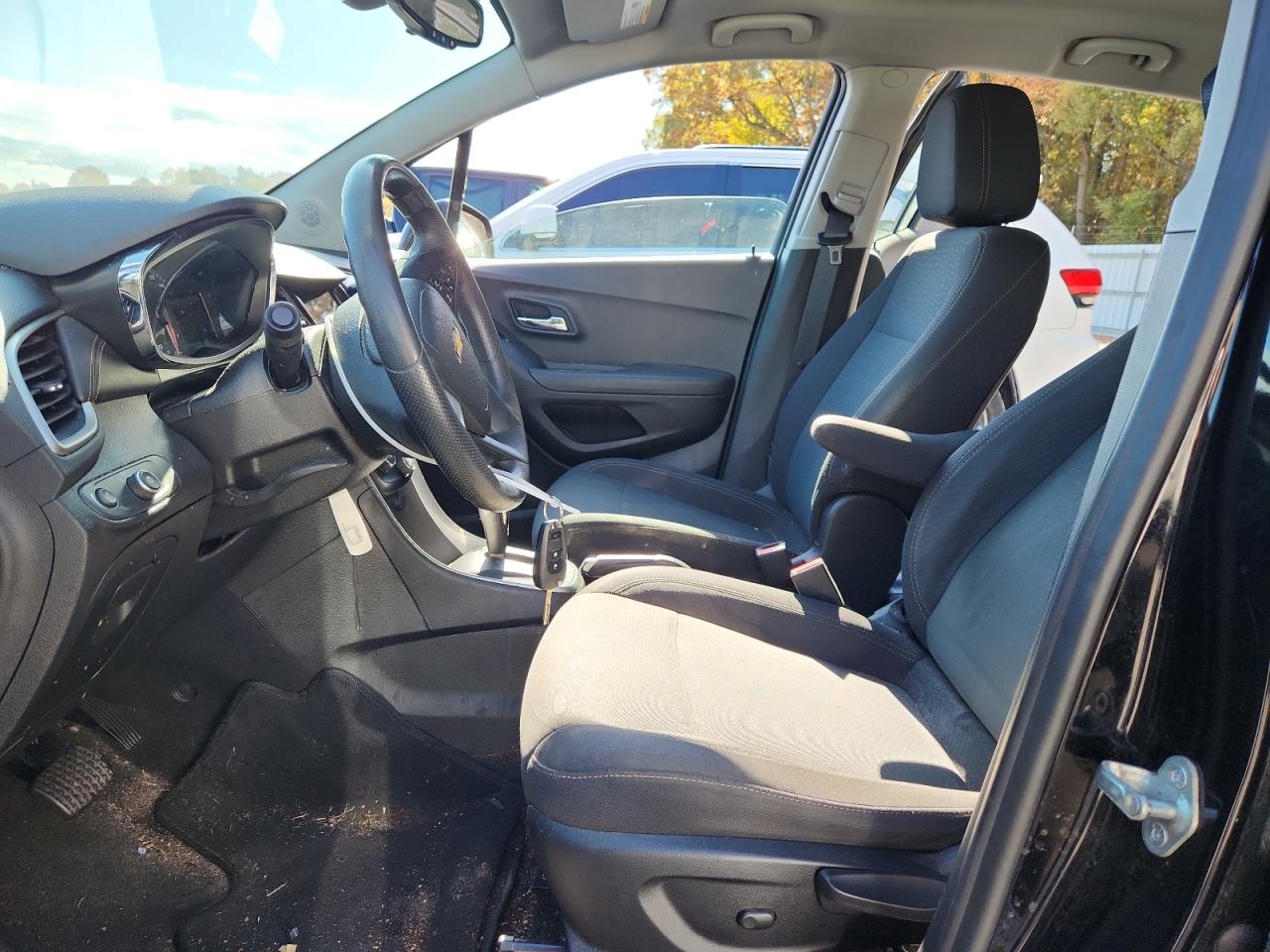 2019 Chevrolet Trax Ls VIN: 3GNCJKSB1KL238067 Lot: 89470795