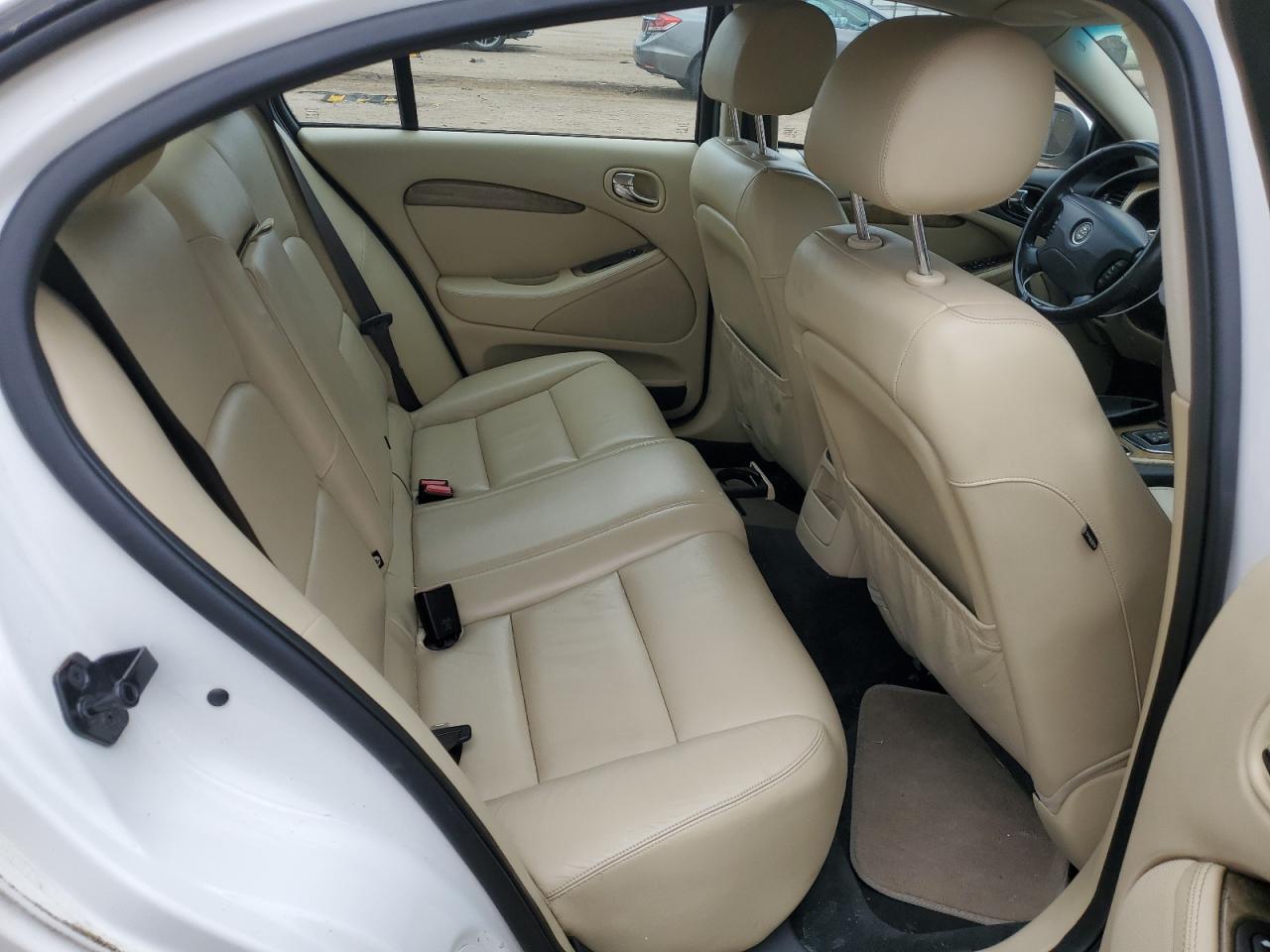 2005 Jaguar S-Type R VIN: SAJWA03V051N15727 Lot: 84951645