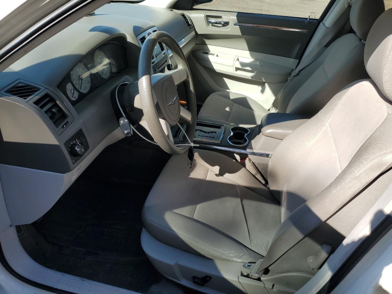 2009 Chrysler 300 Touring VIN: 2C3KA53V49H610460 Lot: 84465375