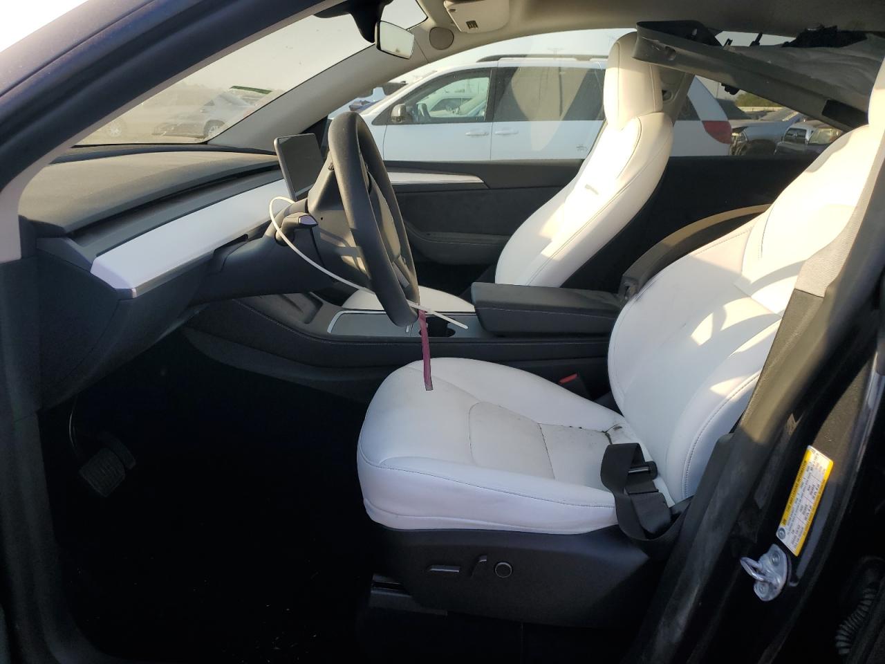 2025 Tesla Model Y VIN: 7SAYGAEE2SF218229 Lot: 84790895