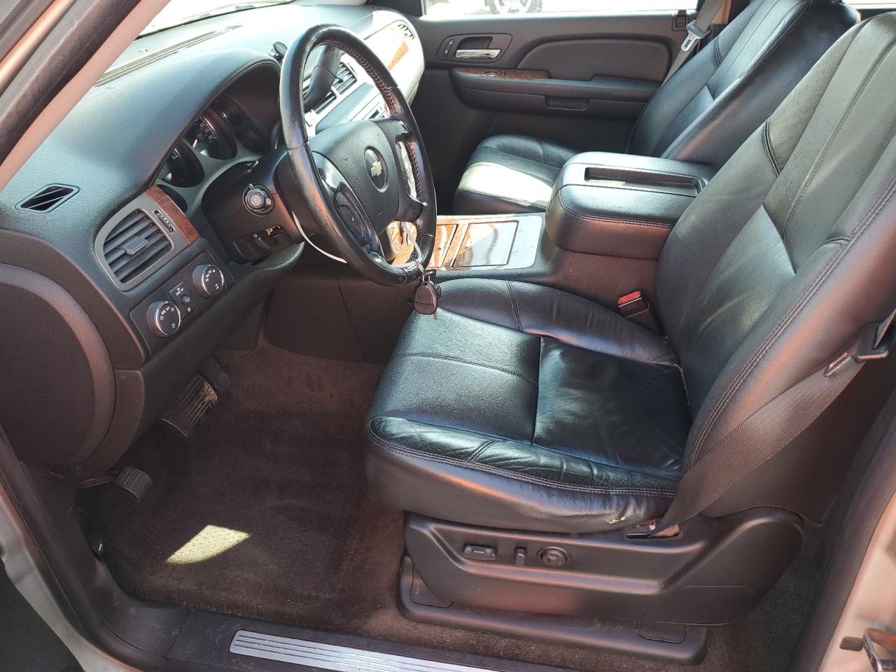 2008 Chevrolet Suburban K1500 Ls VIN: 1GNFK16308J213927 Lot: 81918815