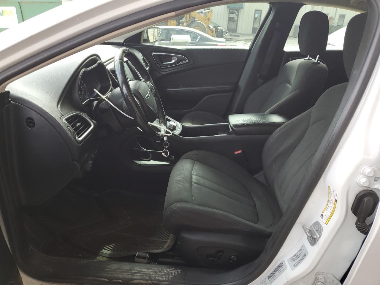 2015 Chrysler 200 Limited VIN: 1C3CCCAB9FN677599 Lot: 82426635
