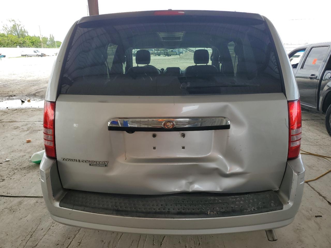 2008 Chrysler Town & Country Touring VIN: 2A8HR54PX8R832209 Lot: 87066055