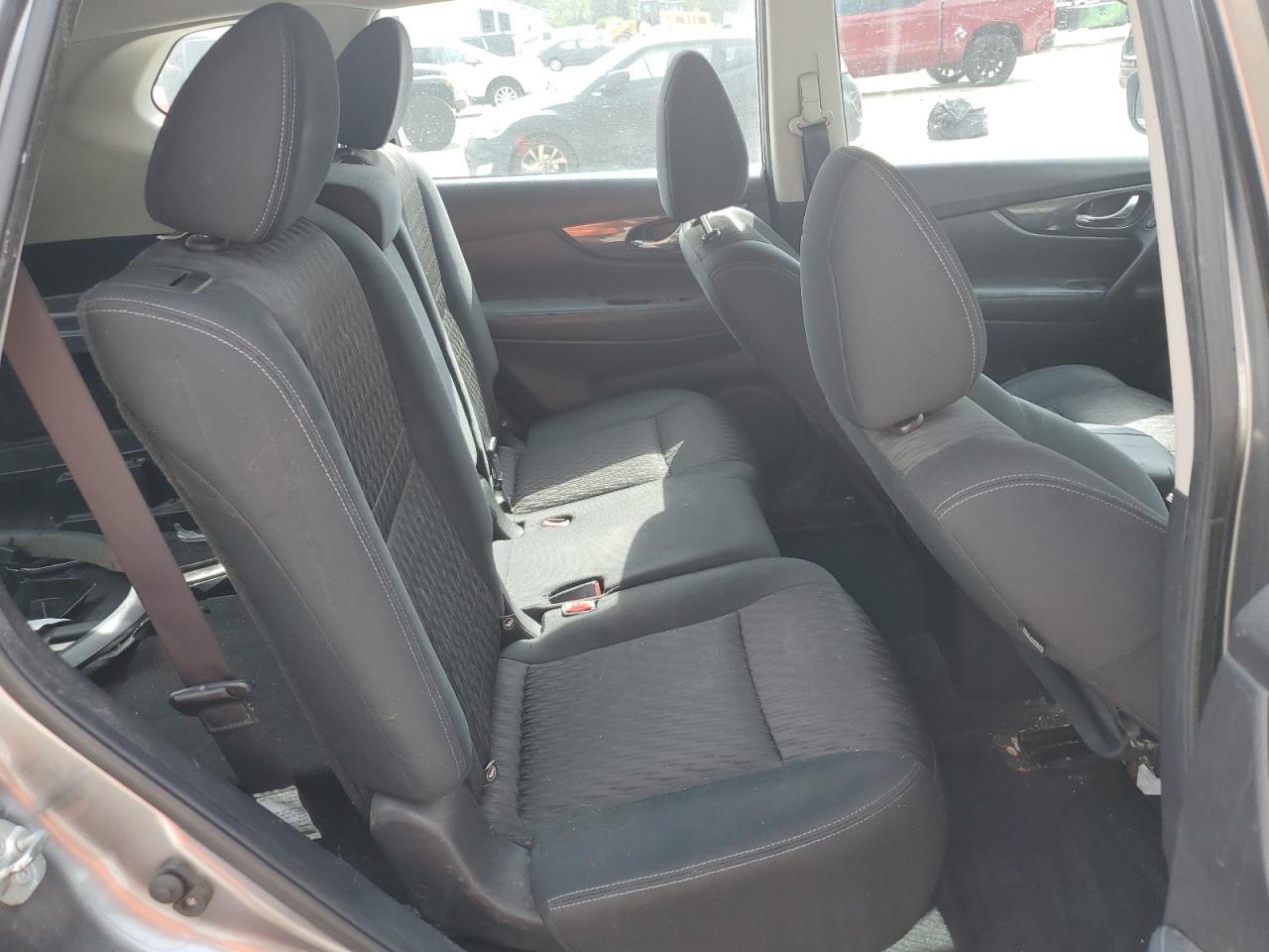 2018 Nissan Rogue S VIN: KNMAT2MV0JP502870 Lot: 85596175