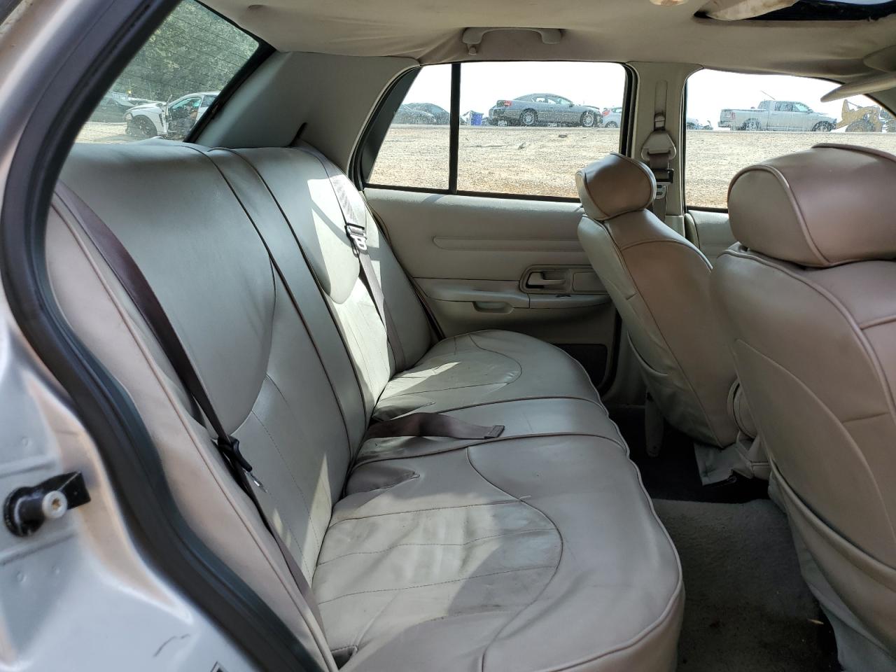 2000 Ford Crown Victoria VIN: 2FAFP73W2YX151021 Lot: 85282615