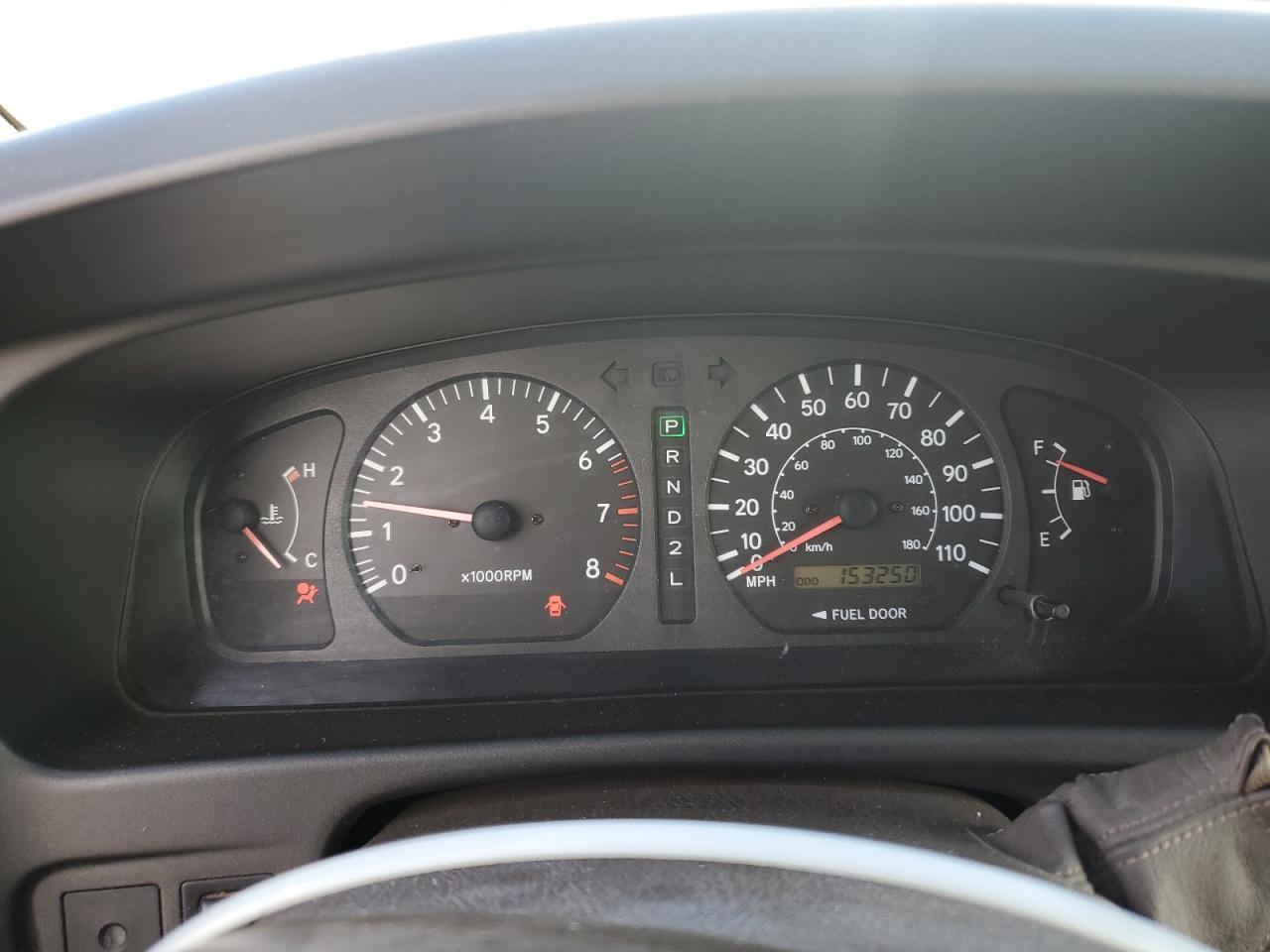 2000 Toyota Sienna Le VIN: 4T3ZF13C9YU289128 Lot: 86704025