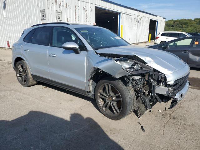  PORSCHE CAYENNE 2019 Srebrny