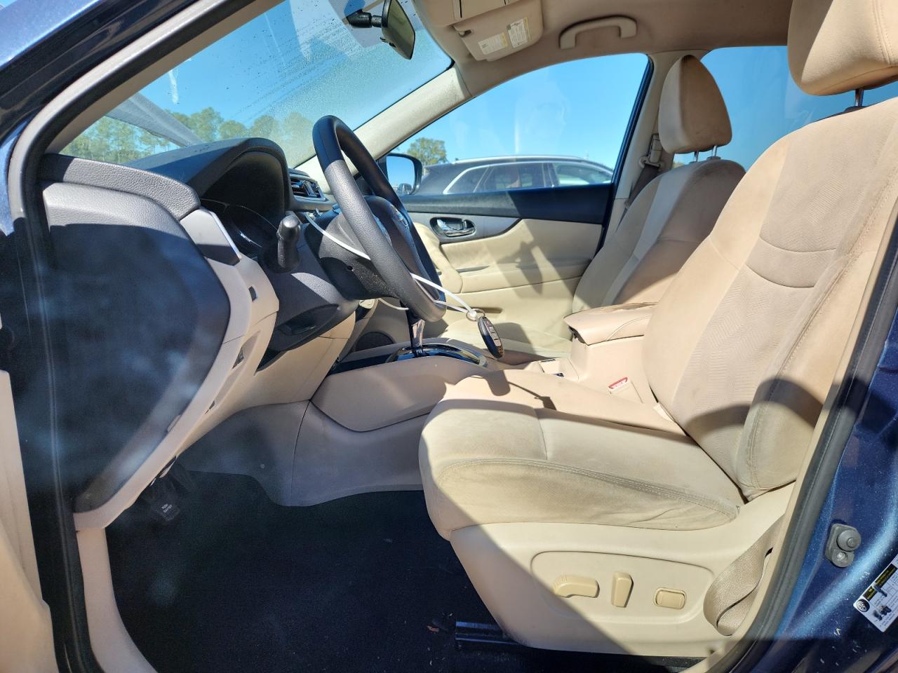 2016 Nissan Rogue S VIN: KNMAT2MT4GP610092 Lot: 89699665