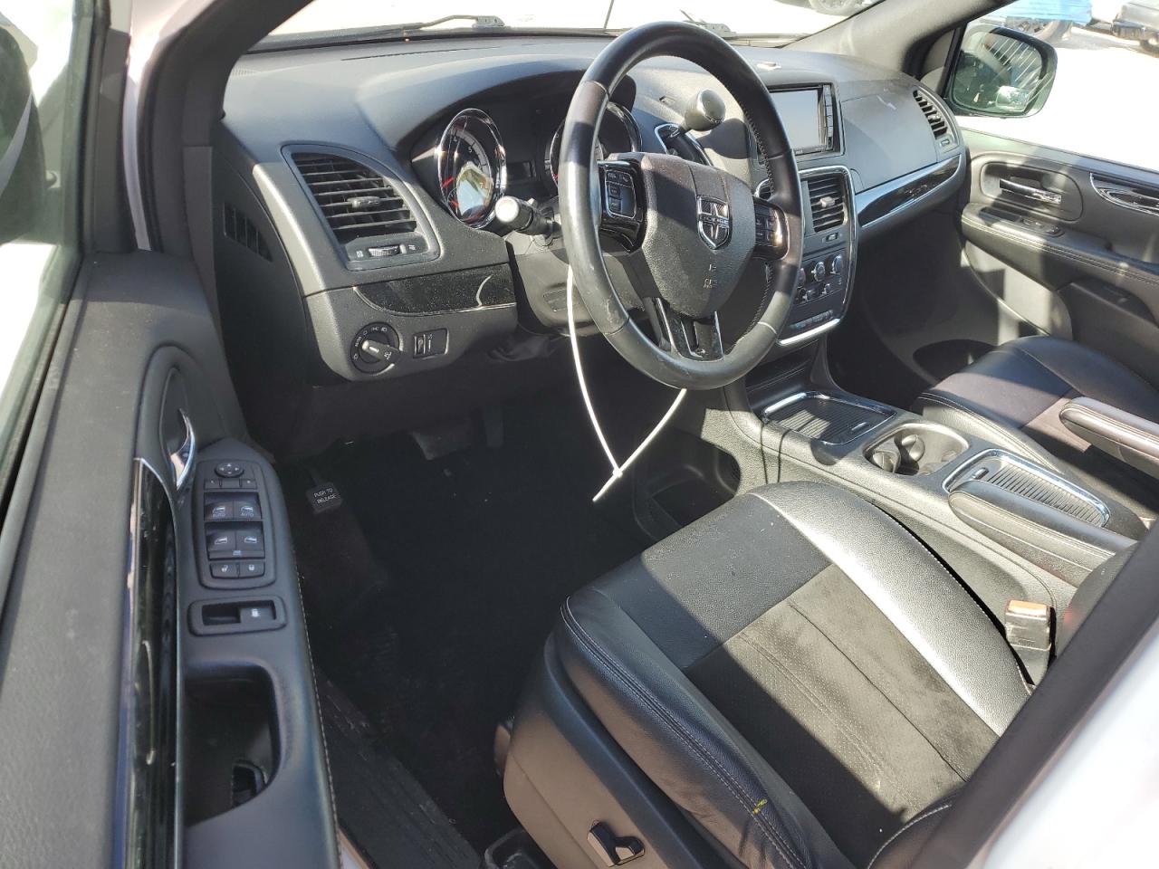 2018 Dodge Grand Caravan Sxt VIN: 2C4RDGCG9JR136907 Lot: 90897315