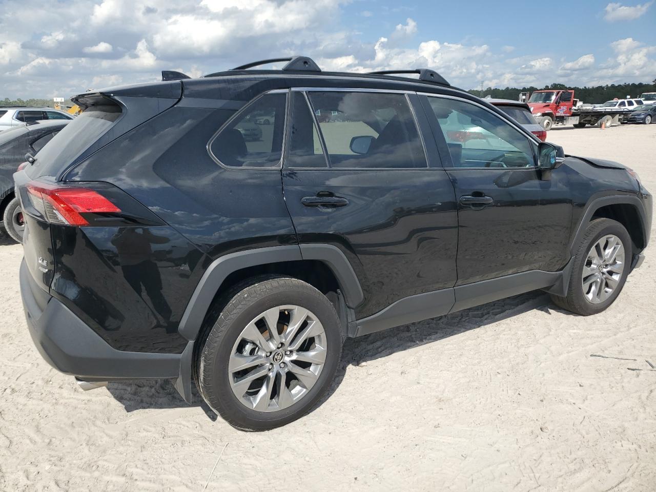 2025 Toyota Rav4 Xle Premium black  gas 2T3A1RFV3SW498458 photo #4