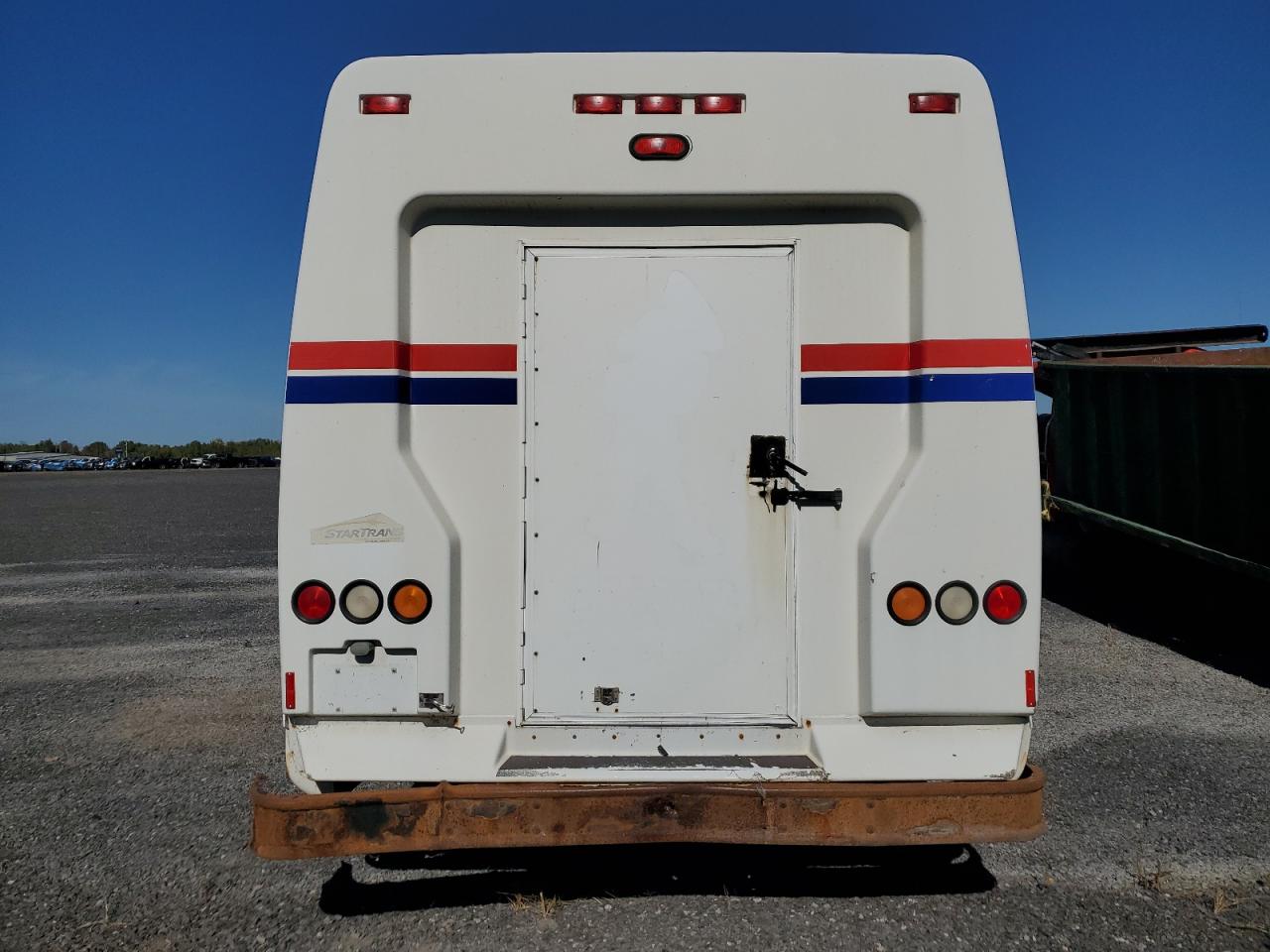 2009 Ford Econoline E450 Super Duty Cutaway Van VIN: 1FDFE45S09DA73531 Lot: 83851005