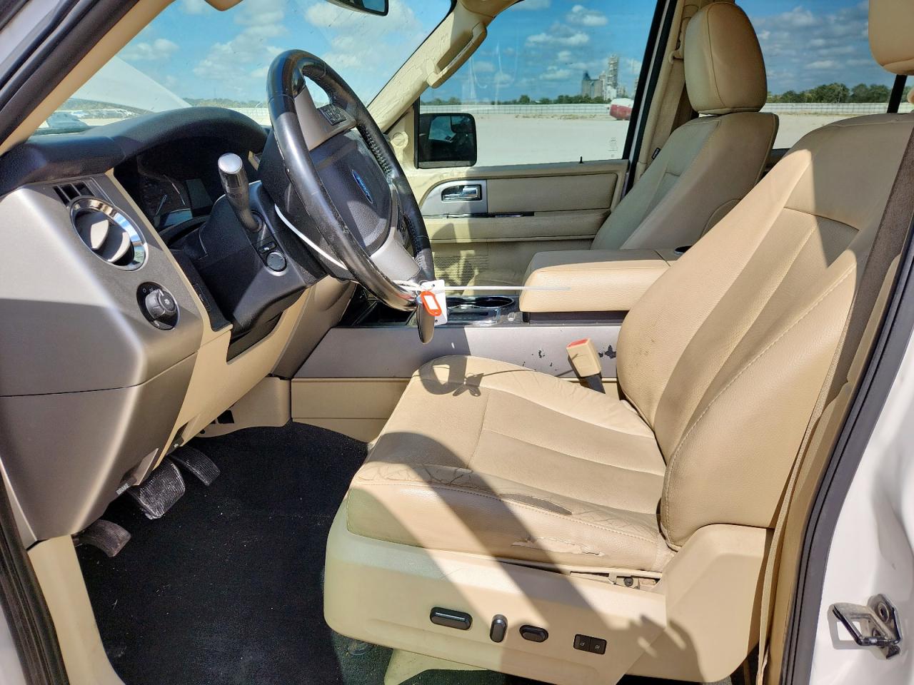 2015 Ford Expedition Limited VIN: 1FMJU2AT1FEF28232 Lot: 84970825