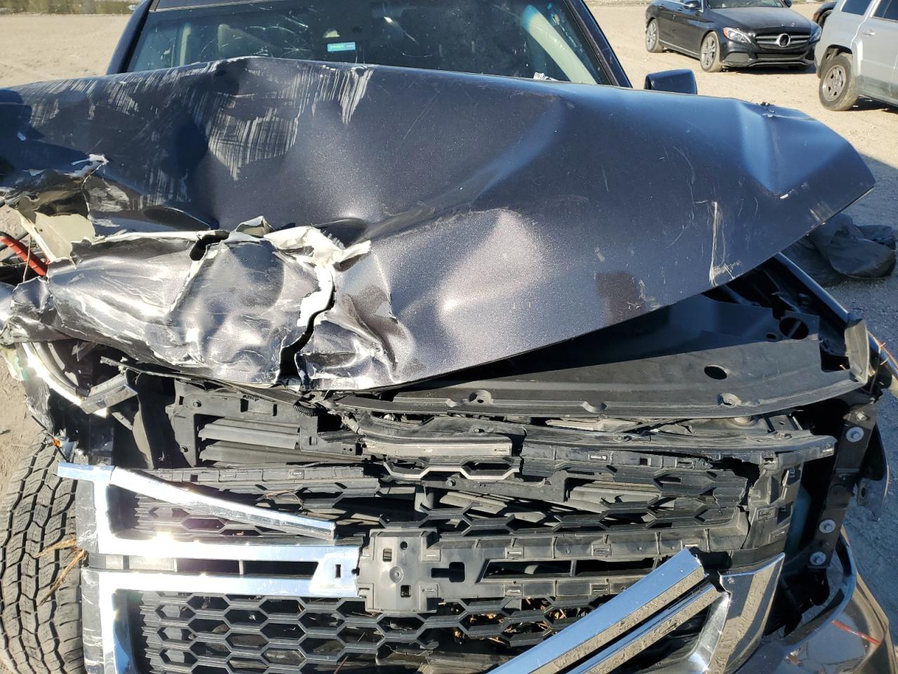 2017 Chevrolet Suburban C1500 Lt VIN: 1GNSCHKC4HR194794 Lot: 85718235