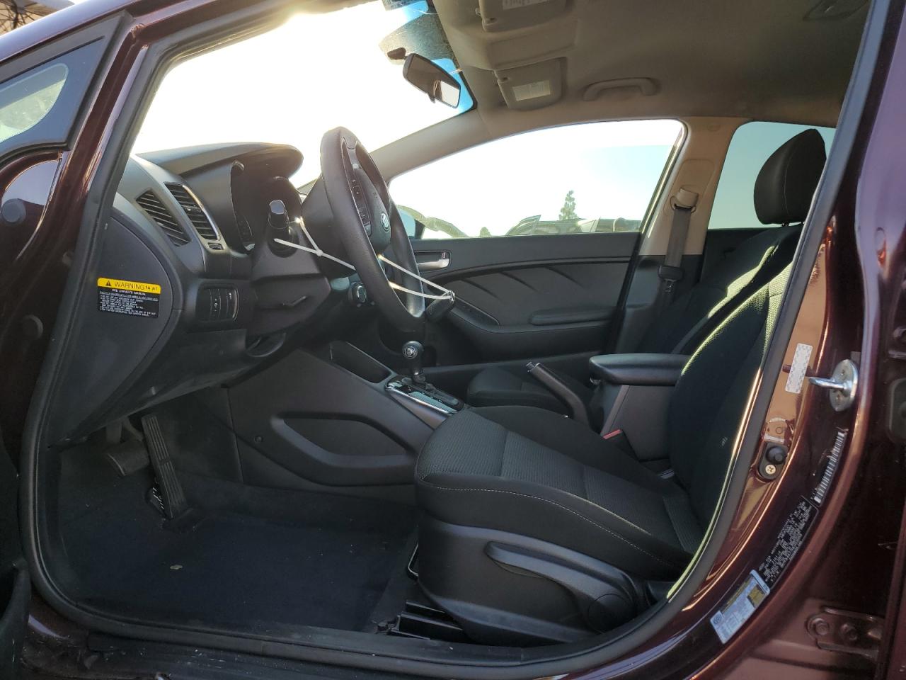 2017 Kia Forte Lx VIN: 3KPFK4A77HE053059 Lot: 90382285