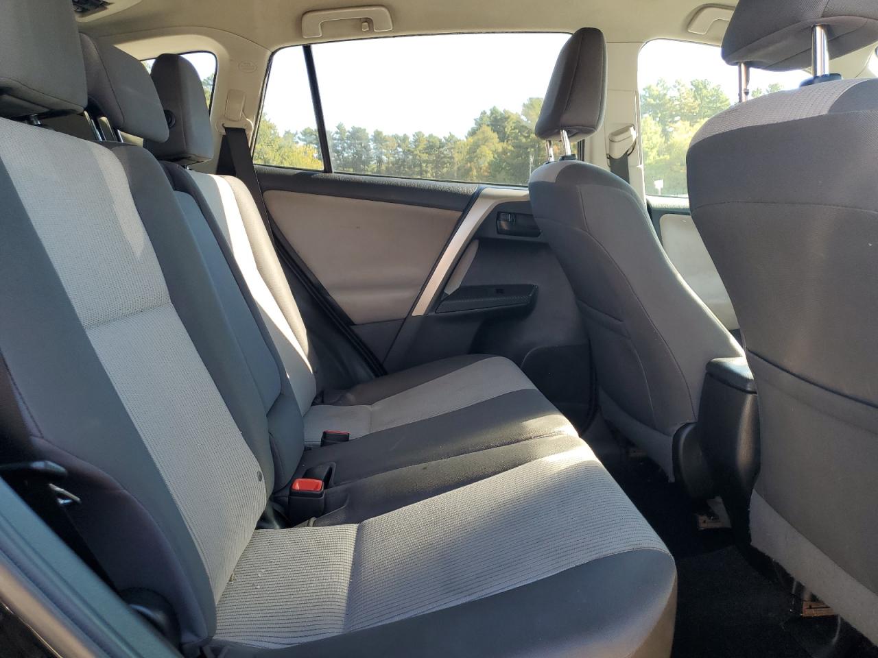 2015 Toyota Rav4 Le VIN: 2T3BFREVXFW272365 Lot: 84657965