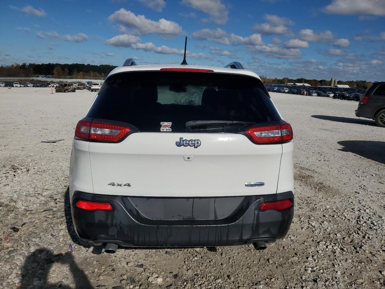 2014 Jeep Cherokee Latitude VIN: 1C4PJMCS6EW317737 Lot: 90121575