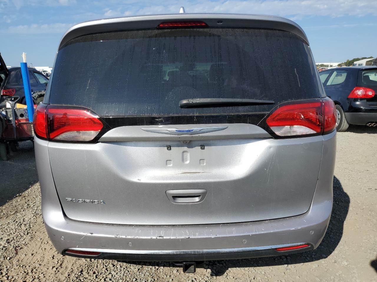 2018 Chrysler Pacifica Touring L VIN: 2C4RC1BG6JR263079 Lot: 85905085