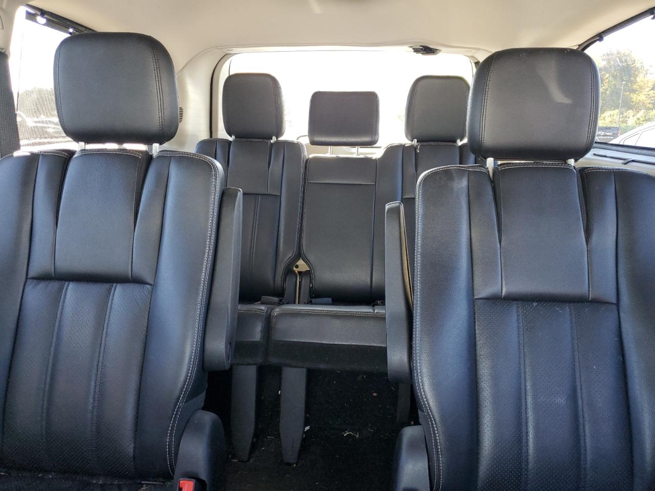 2011 Chrysler Town & Country Touring L VIN: 2A4RR8DG8BR784787 Lot: 82534955