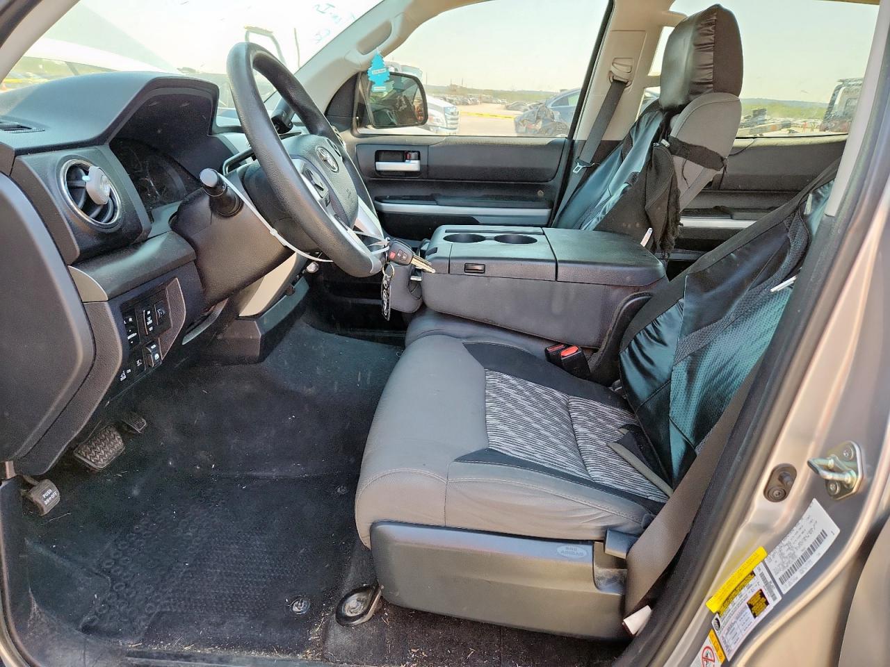 2018 Toyota Tundra Crewmax Sr5 VIN: 5TFEM5F15JX132767 Lot: 84360765