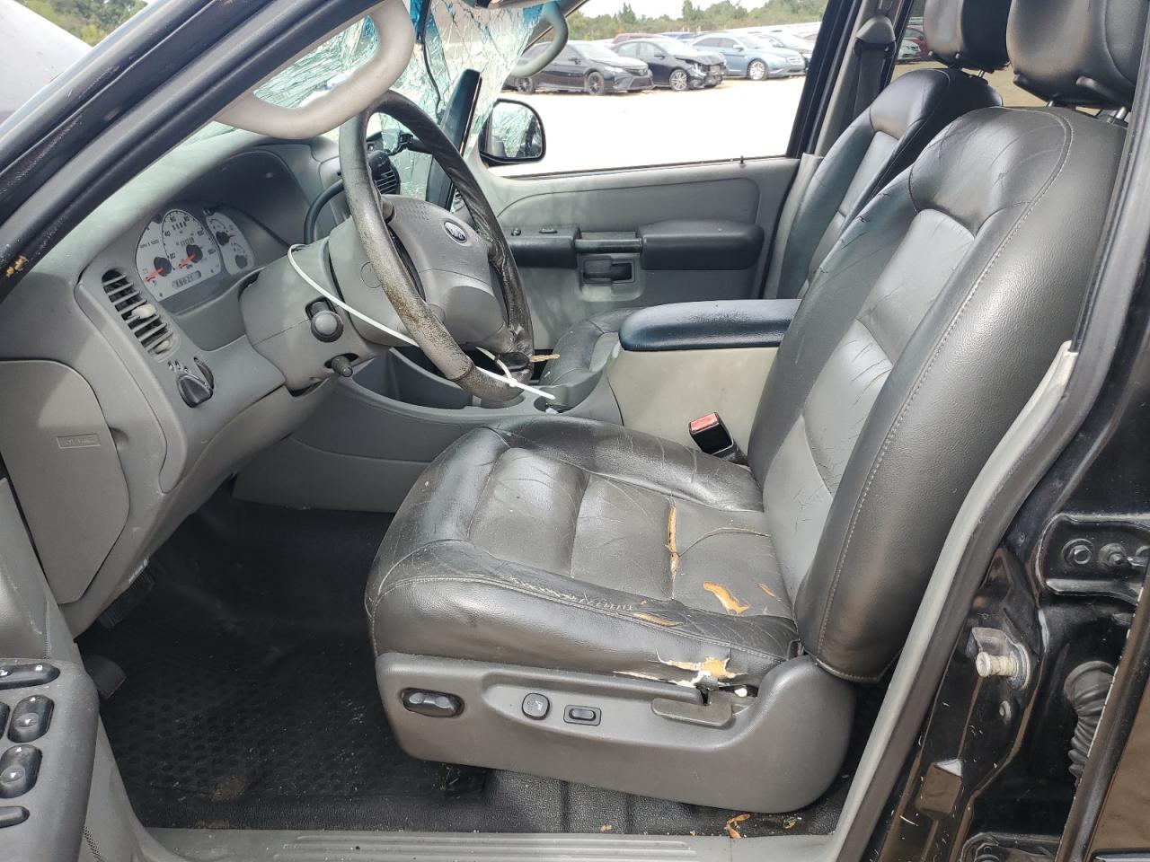 2003 Ford Explorer S VIN: 1FMZU67E03UA33086 Lot: 82234375