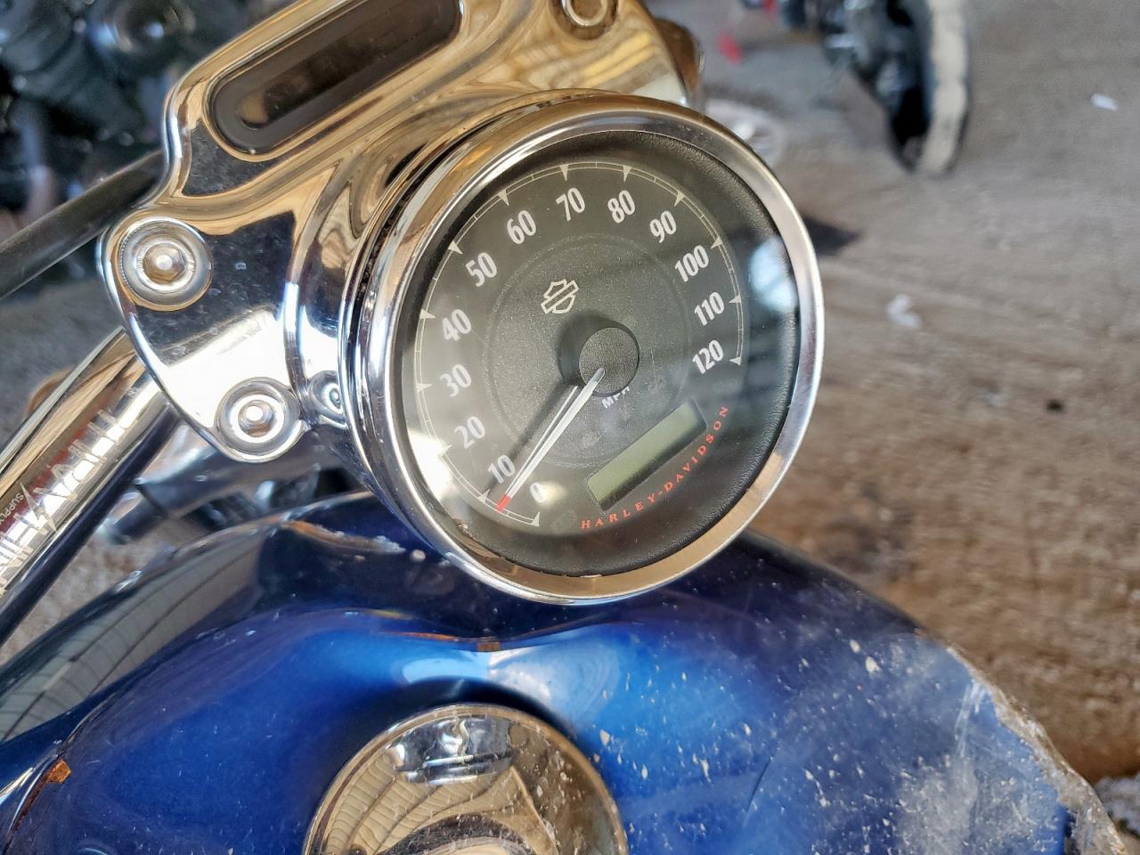 2016 Harley-Davidson Xl1200 C VIN: 1HD1CT312GC447700 Lot: 90520485