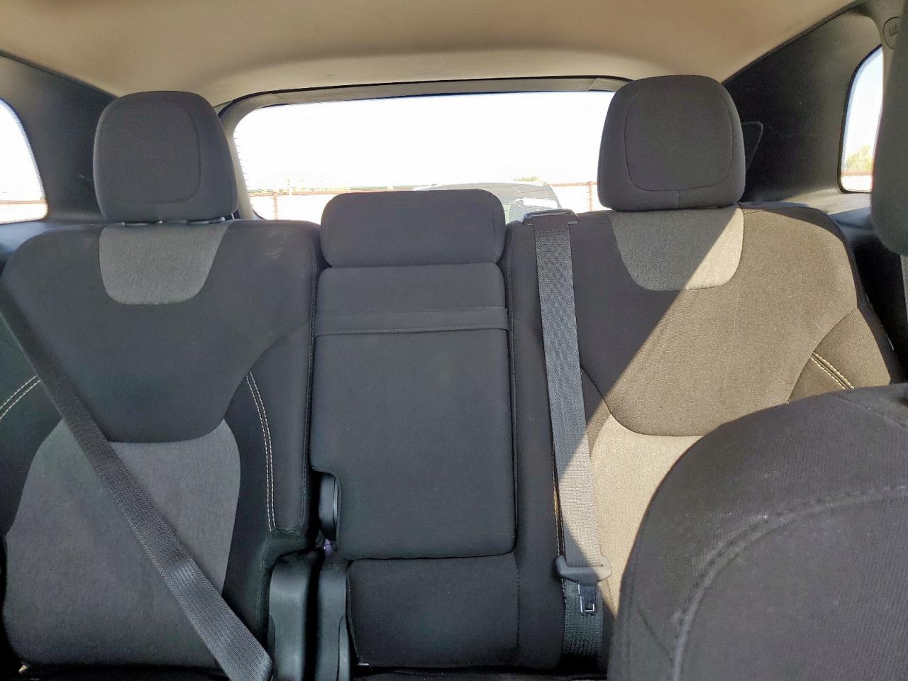 2018 Jeep Cherokee Latitude VIN: 1C4PJLCB5JD560715 Lot: 81867835