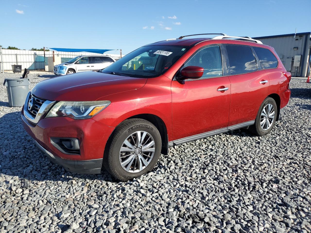NISSAN PATHFINDER 2018. Lot# 90931195. VIN 5N1DR2MN9JC636677. Photo 1