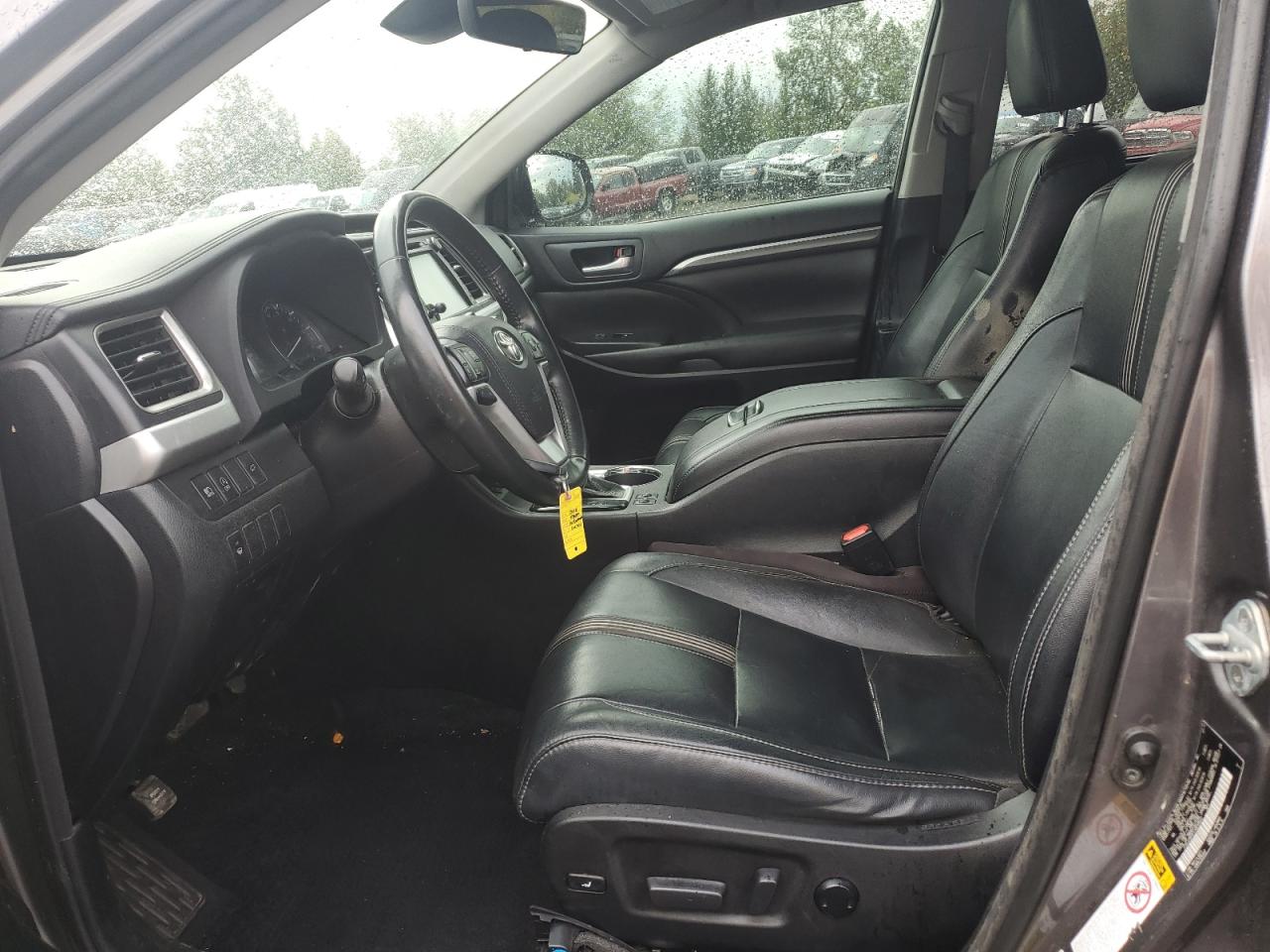 2018 Toyota Highlander Se VIN: 5TDJZRFH1JS819447 Lot: 85589585