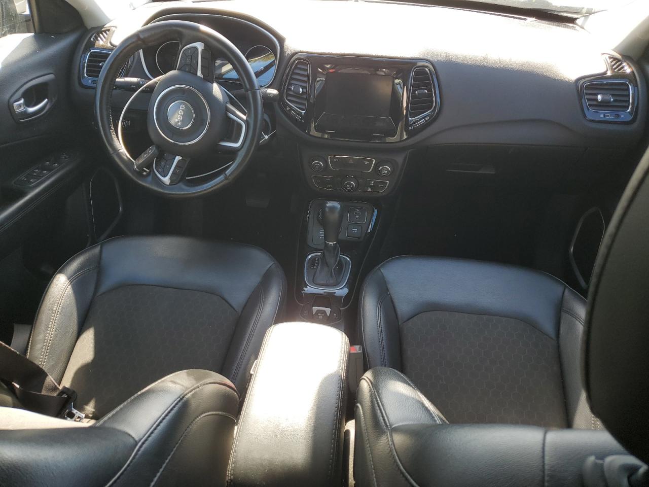 2019 Jeep Compass Latitude VIN: 3C4NJDBB6KT792105 Lot: 86551115