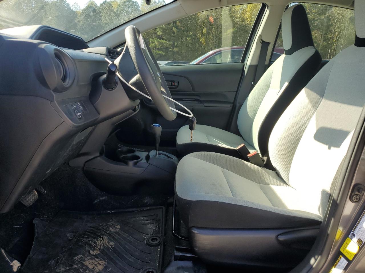 2016 Toyota Prius C VIN: JTDKDTB3XG1137134 Lot: 90659155