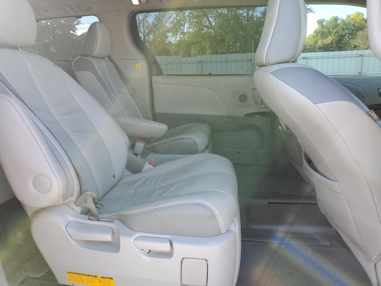 2011 Toyota Sienna Xle VIN: 5TDDK3DC6BS003504 Lot: 82208915