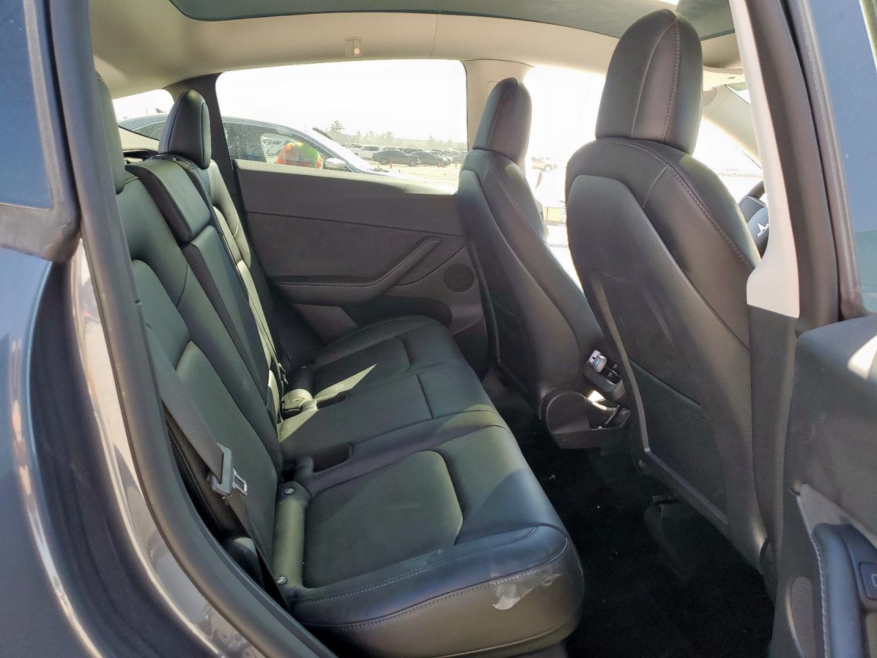 2022 Tesla Model Y VIN: 7SAYGDEF3NF443970 Lot: 85561825