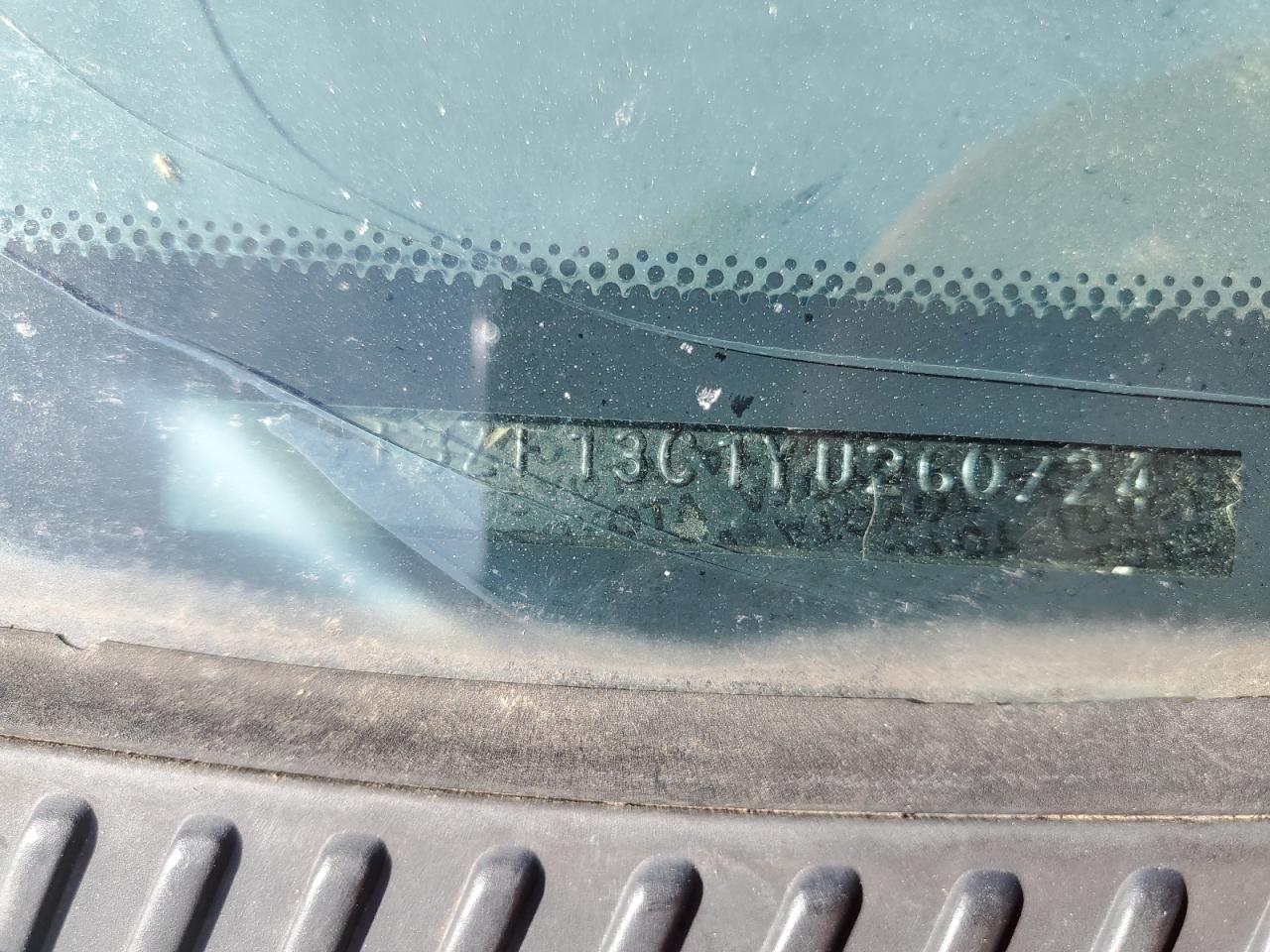 2000 Toyota Sienna Le VIN: 4T3ZF13C1YU260724 Lot: 82685775